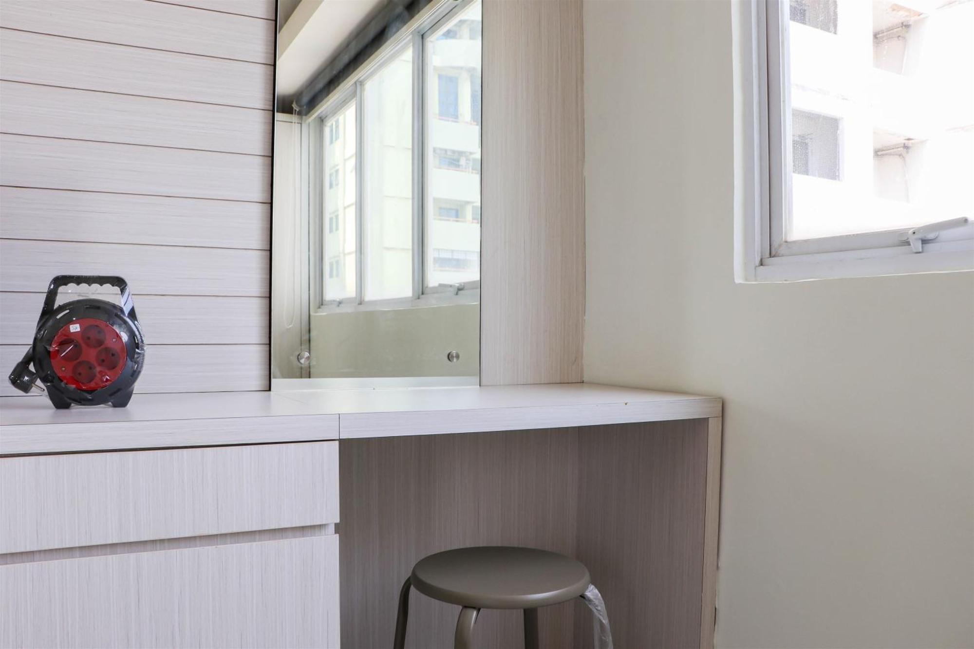 And Cozy Amethyst By Travelio Jakarta